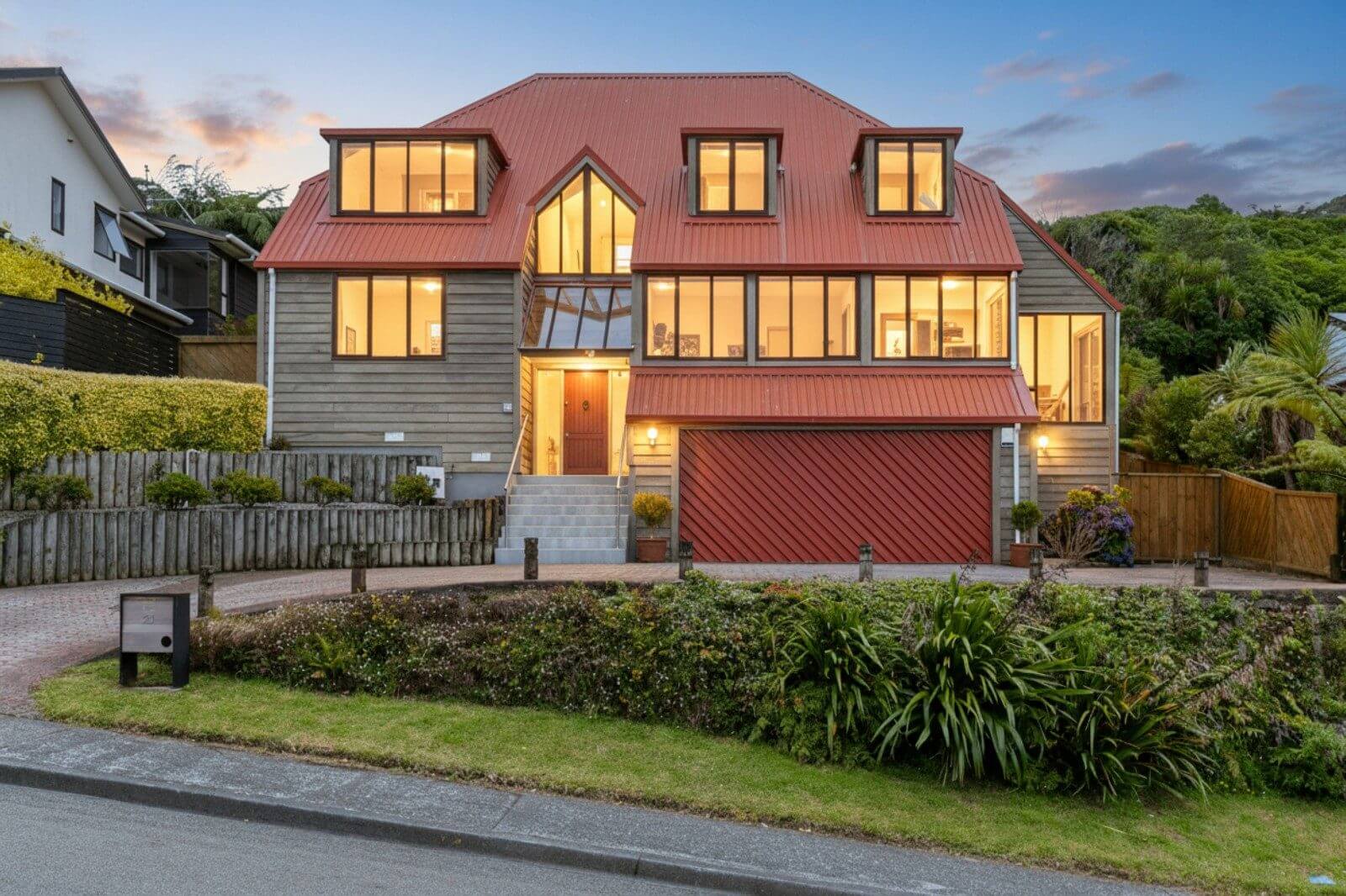 Read more about the article 20 Satara Crescent, Khandallah